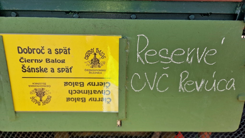 1000047054